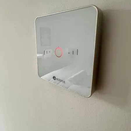 Privee Climatisee Avec Salle De Bains Partagee-le Sapin *
