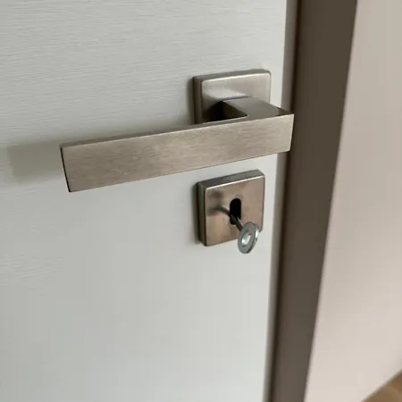 Privee Climatisee Avec Salle De Bains Partagee-le Sapin *