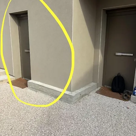 Privee Climatisee Avec Salle De Bains Partagee-le Sapin *