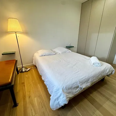 Privee Climatisee Avec Salle De Bains Partagee-le Sapin Homestay *