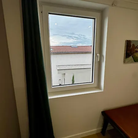 Homestay Privee Climatisee Avec Salle De Bains Partagee-le Sapin *