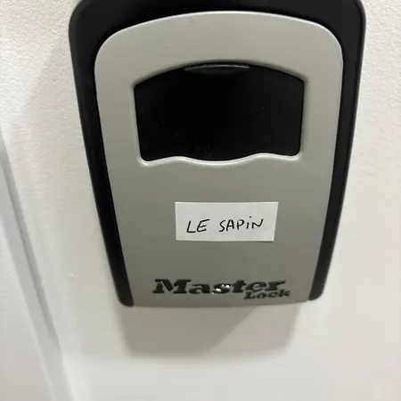 Séjour chez l'habitant Privee Climatisee Avec Salle De Bains Partagee-le Sapin Genay (Rhone)
