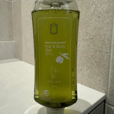 Séjour chez l'habitant Privee Climatisee Avec Salle De Bains Partagee-le Sapin *